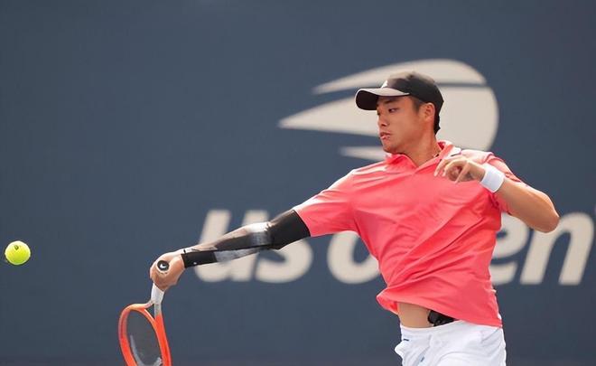 并伺机反击 并伺机反击