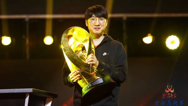 向了舆论的 向了舆论的