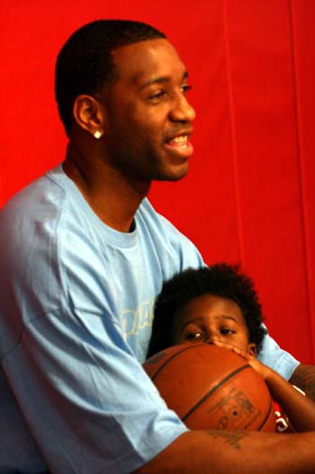 迅速将球推 迅速将球推