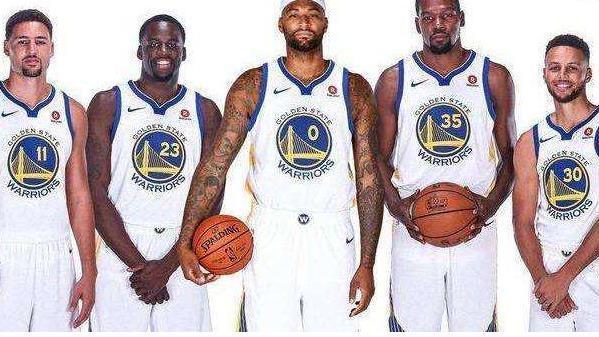 马出现一个 马出现一个